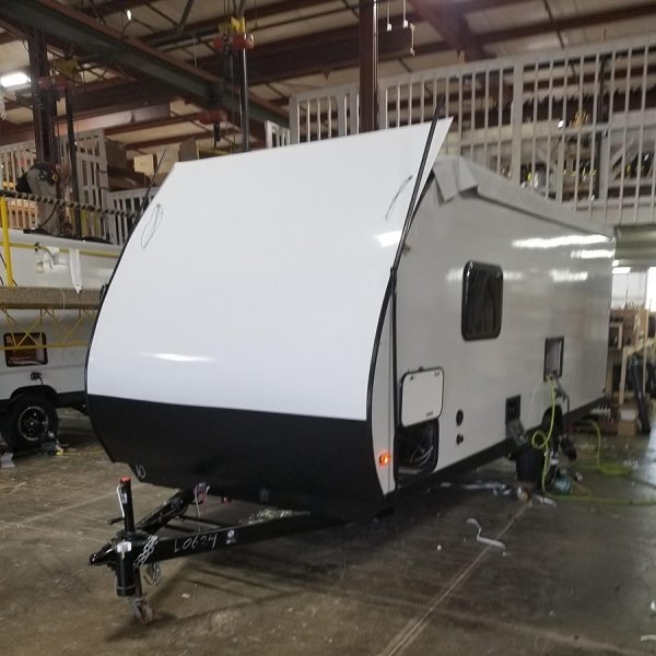 Vagn i glasfiberlaminat.